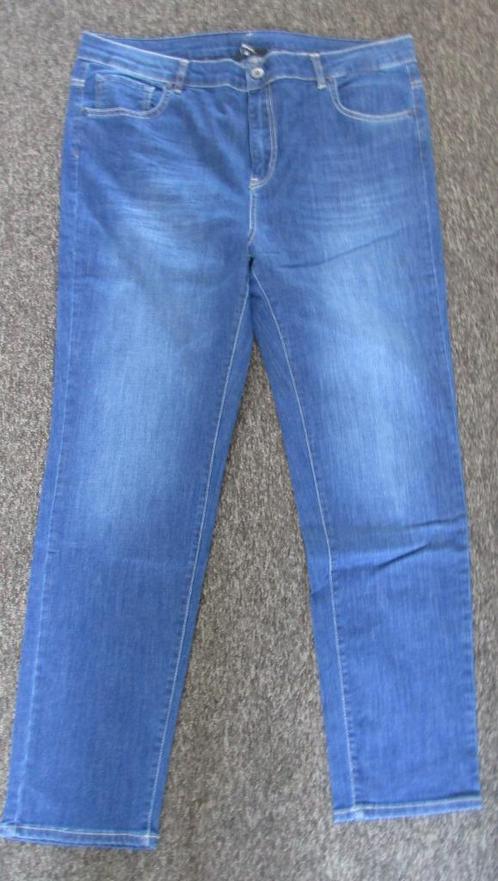 spijkerbroek of jeans van M&S  -- maat 48, Kleding | Dames, Grote Maten, Zo goed als nieuw, Broek of Spijkerbroek, Blauw, Ophalen of Verzenden