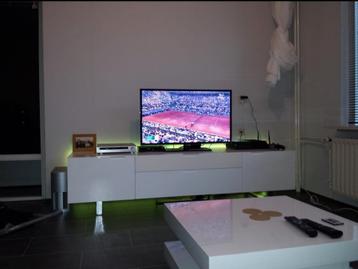 Hooglans wit tv meubel