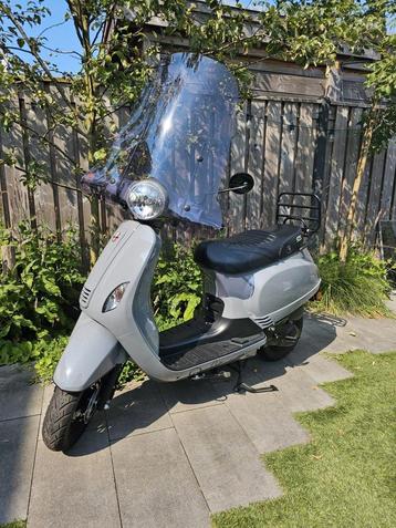Scooter zoekt nieuw thuis beschikbaar voor biedingen
