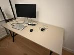 Moden ikea bureau, gloed als nieuw, Ophalen, Zo goed als nieuw