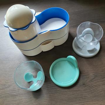Tupperware badkamer bakjes bekers stapelbaar beschikbaar voor biedingen