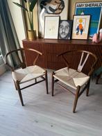 2 Wishbone stoelen in walnoot, Huis en Inrichting, Stoelen, Ophalen, Gebruikt, Twee, Bruin