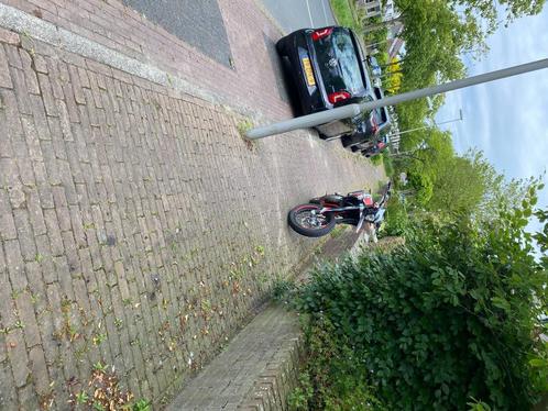 gezocht brommers omte sleutelen !, Fietsen en Brommers, Brommers | Derbi, Zo goed als nieuw, Maximaal 25 km/u, Ophalen
