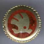 Skoda rood email op aluminium auto speldje ( D_016 ), Verzenden, Nieuw, Transport, Speldje of Pin