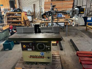 Paoloni tafel Freesmachine met Aanvoerapparaat & Rolblad beschikbaar voor biedingen