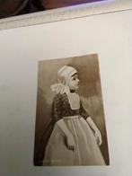 A DUTCH. BEAUTY, Ophalen of Verzenden, Voor 1920, Klederdracht