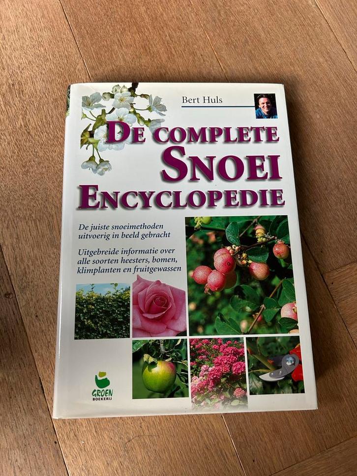 Complete Snoei Encyclopedie - Tuinieren, Boeken, Wonen en Tuinieren, Zo goed als nieuw, Tuinieren en Tuinplanten, Ophalen of Verzenden