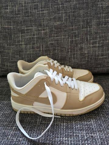 1 keer gedragen Nike Dunk schoenen maat 40 beschikbaar voor biedingen