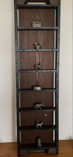 Antieke steenvorm als wandrek. Zonder inhoud., Ophalen of Verzenden