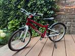 Woom 4 in limited kleur Anniversary Red, Fietsen en Brommers, Fietsen | Kinderfietsjes, Ophalen, Gebruikt, 20 inch of meer, Woom