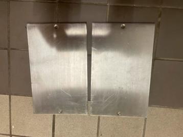 RVS plaatjes voor huisnummer, naam etc. Plaatjes 2x beschikbaar voor biedingen