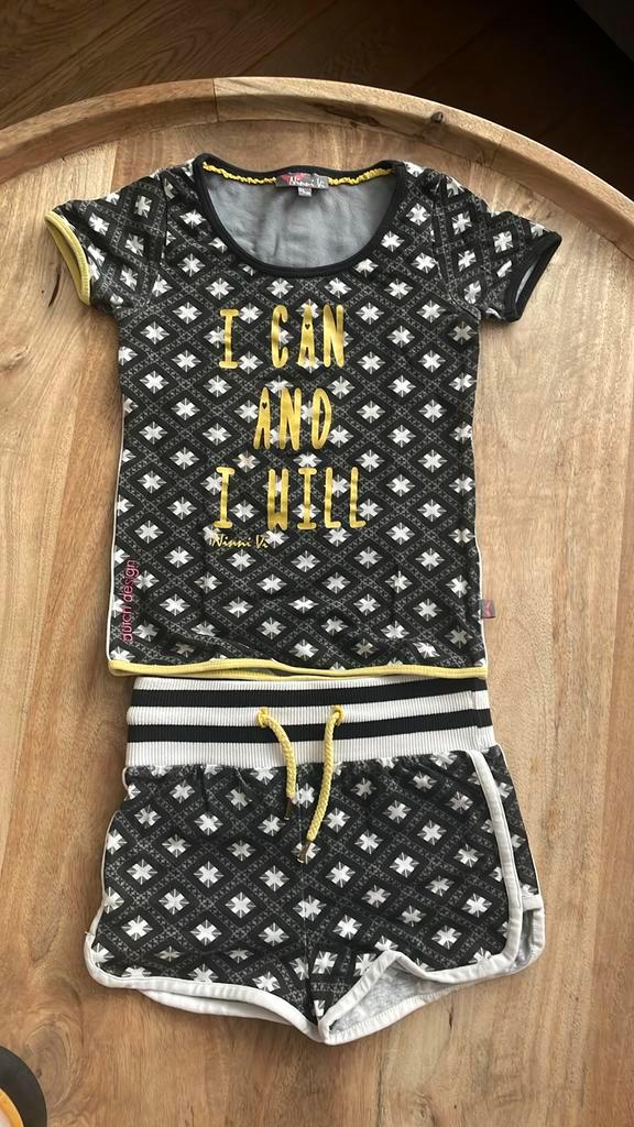Ninni Vi setje zeart geel wit shirt 122/128 en short 134/140, Kinderen en Baby's, Kinderkleding | Maat 122, Zo goed als nieuw