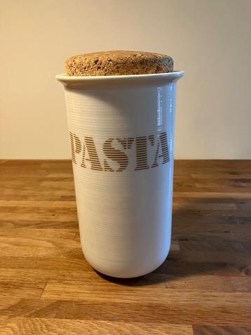 Pasta bus van Thomas beschikbaar voor biedingen