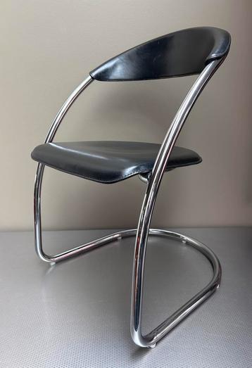 Vintage Italiaanse design stoel Bauhaus stijl beschikbaar voor biedingen