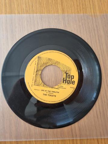 The Toilets - Life At The Twelfth - 7" Single beschikbaar voor biedingen