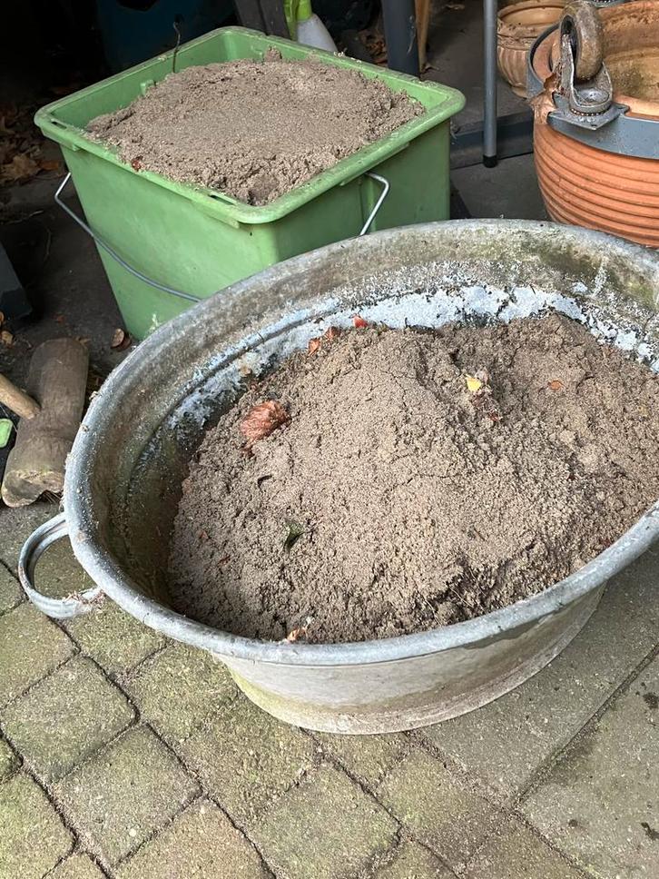 Gratis. Wit zand voor tuin of oprit of zandbak ca 60 liter, Tuin en Terras, Aarde en Mest, Tuinaarde, Ophalen