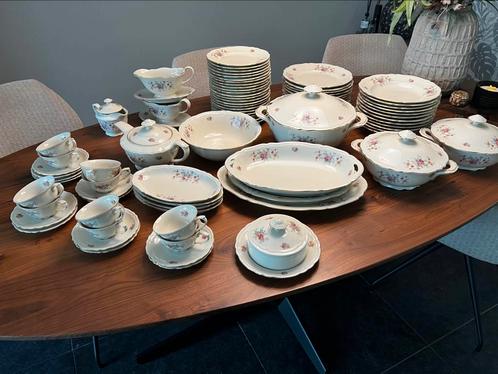 Antiek Duits porseleinen servies van Kahla nagenoeg compeet, Antiek en Kunst, Antiek | Servies compleet, Ophalen of Verzenden