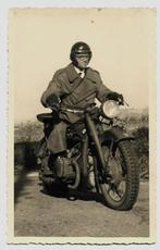 BMW motor man met helm fotokaart, 1940 tot 1960, Ongelopen, Ophalen of Verzenden, Voertuig