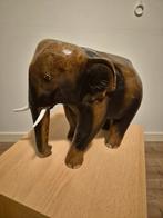 Houten olifant, Antiek en Kunst, Kunst | Beelden en Houtsnijwerken, Ophalen of Verzenden
