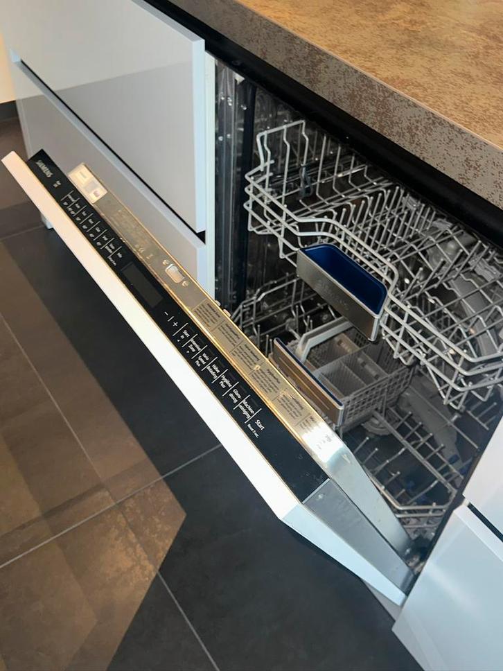 Luxe Siemens inbouw vaatwasser werkend te zien! Display, Witgoed en Apparatuur, Vaatwasmachines, Zo goed als nieuw, Inbouw, 85 tot 90 cm