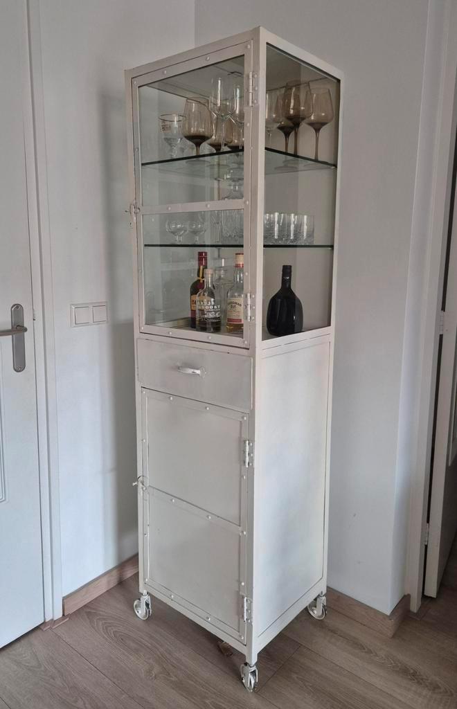 Witte vitrinekast / apothekerkast, Huis en Inrichting, Kasten | Vitrinekasten, Zo goed als nieuw, 150 tot 200 cm, Minder dan 50 cm