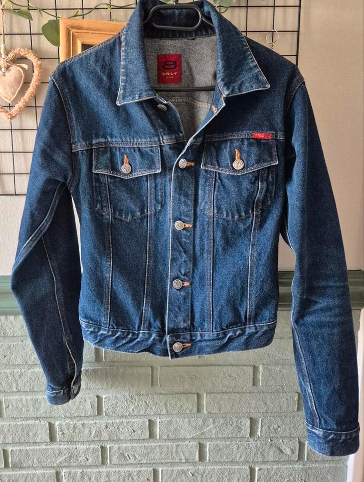 Spijkerjasje Maat M - Stoer en Tijdloos!, Kleding | Dames, Jassen | Zomer, Zo goed als nieuw, Maat 38/40 (M), Blauw, Ophalen of Verzenden