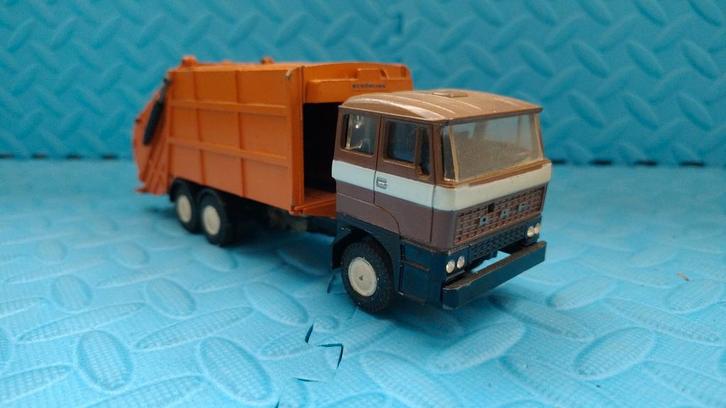 DAF 2800 Vuilniswagen, Hobby en Vrije tijd, Modelauto's | 1:50, Zo goed als nieuw, Bus of Vrachtwagen, Lion Toys, Ophalen of Verzenden