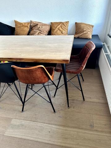 3 leren + 2 kuip - eetkamer stoelen te kopen  beschikbaar voor biedingen