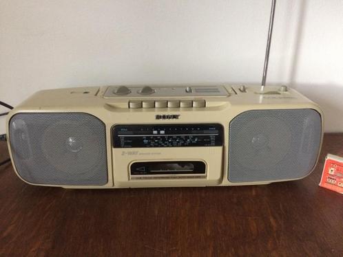 Sony CFS-200L witte radio cassette recorder wit eighties, Audio, Tv en Foto, Radio's, Gebruikt, Radio, Ophalen of Verzenden