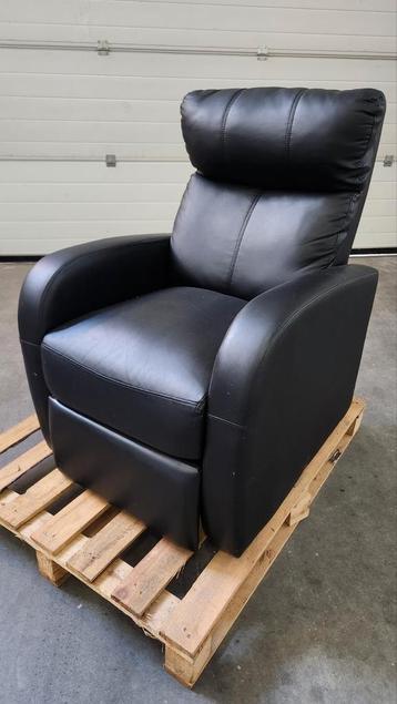 Comfortabele Relaxstoel - Zwart Leer beschikbaar voor biedingen
