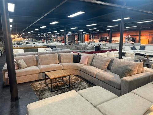 Royal & comfort hoekbank met ronde vorm en veel zitruimte, Huis en Inrichting, Woonaccessoires | Kussens, Zo goed als nieuw, Overige vormen