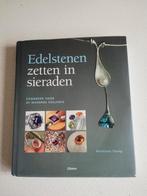 Edelstenen zetten in sieraden handboek, Anastasia Young, Boeken, Hobby en Vrije tijd, Verzenden, Zo goed als nieuw, Sieraden maken