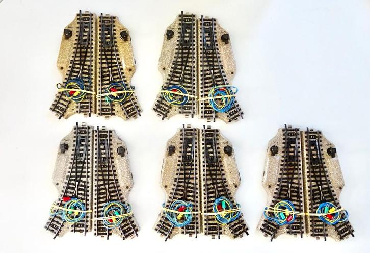 Marklin 10 electrische wissels - GEBRUIKSKLAAR, Hobby en Vrije tijd, Modeltreinen | H0, Zo goed als nieuw, Rails, Wisselstroom