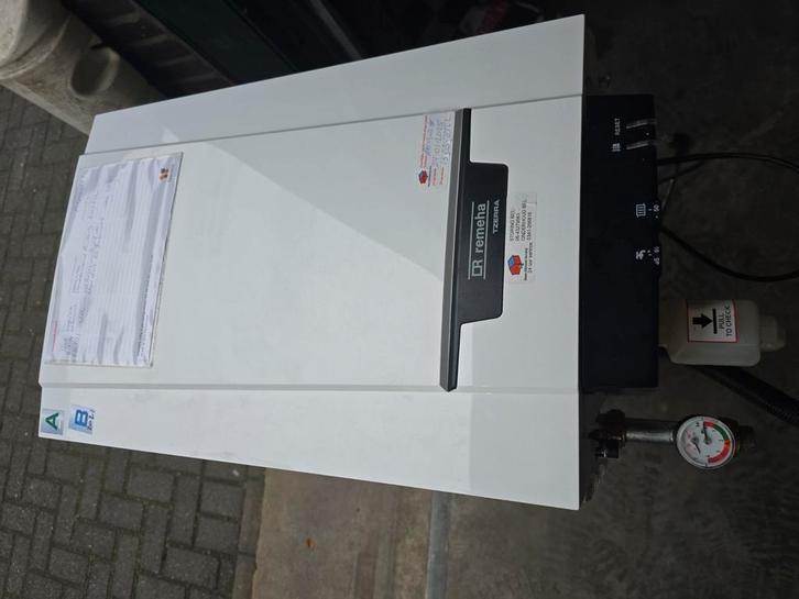 Remeha tzerra propaan M28 combi plus  topstaat., Doe-het-zelf en Verbouw, Verwarming en Radiatoren, Zo goed als nieuw, Cv-ketel of Combi-ketel