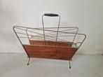 Vintage magazine rack design., Huis en Inrichting, Woonaccessoires | Krantenbakken en Lectuurbakken, Gebruikt, Onbekend, Ophalen of Verzenden