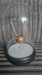 Harry Potter Gouden Snaai Replica in stolp ( zonder oplader), Verzamelen, Harry Potter, Ophalen of Verzenden, Gebruikt, Replica