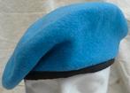 Baret Beret, UN/VN Vredesmacht, UNPROFOR, maat 59, 1990s.(4), Ophalen of Verzenden, Landmacht, Nederland, Helm of Baret