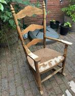 Houten schommelstoel met een zitting van stro / riet, Antiek en Kunst, Antiek | Meubels | Stoelen en Banken, Ophalen