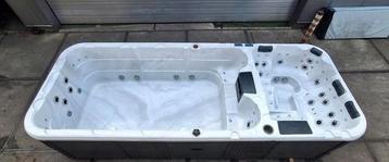 ‼️💦GIGANTISCHE ZWEMSPA DUBBEL CABINE 💦‼️nieuwste model  beschikbaar voor biedingen