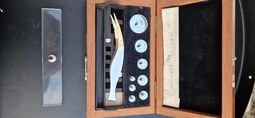 Vintage kalibratiegewichtenset in houten kistje, Antiek en Kunst, Antiek | Gereedschap en Instrumenten, Ophalen of Verzenden