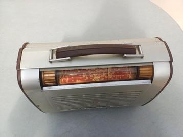 Zeldzame philips 134 c draagbare radio  beschikbaar voor biedingen