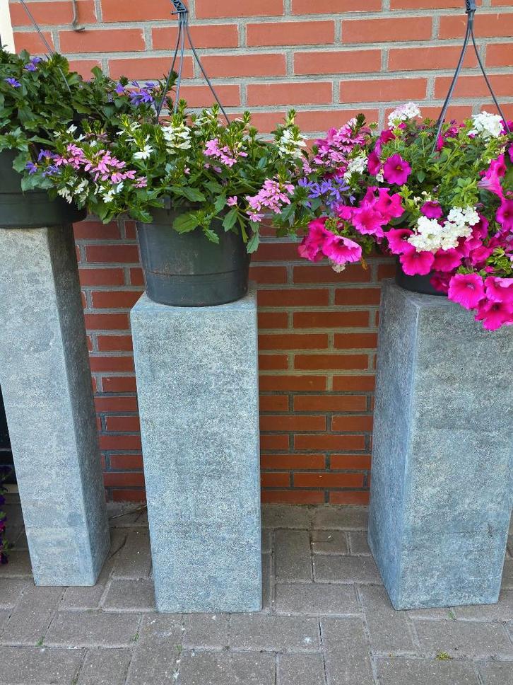 SOKKEL / ZUIL/ natuursteen / 70 cm en 90 cm hoog, Huis en Inrichting, Woonaccessoires | Zuilen en Pilaren, Nieuw, Ophalen