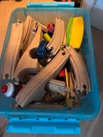 Twee bakken met houten treinspeelgoed + Thomas de Trein, Kinderen en Baby's, Speelgoed | Thomas de Trein, Ophalen, Zo goed als nieuw