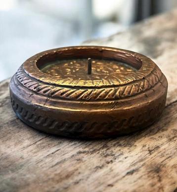 Een vintage  kandelaar of kaarsenhouder. beschikbaar voor biedingen