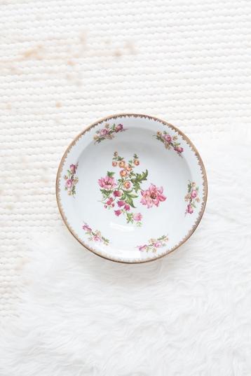 Vintage Royal bavaria diepe schaal beschikbaar voor biedingen