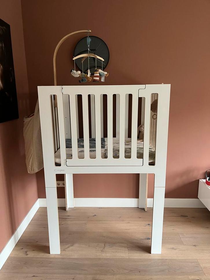 Cryless Verhoogde Box - Uitstekende Staat!, Kinderen en Baby's, Boxen, Zo goed als nieuw, Rond, Ophalen