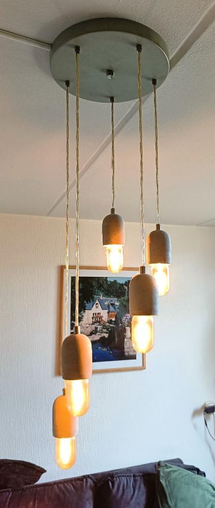 Industriële plafondlamp Grigio beton/metaal, Huis en Inrichting, Lampen | Hanglampen, Zo goed als nieuw, 75 cm of meer, Metaal