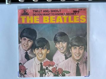 THE BEATLES: TWIST AND SHOUT - DO YOU WANT TO KNOW..VG+ beschikbaar voor biedingen
