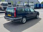 Volvo V70 XC 2.5 T AWD Luxury AIRCO/NAP, Auto's, Beige, Blauw, 2435 cc, Vierwielaandrijving