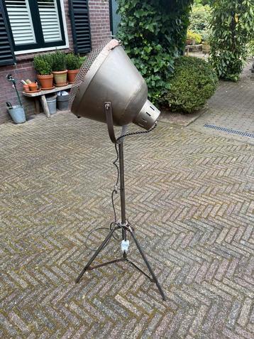 Studio Lamp van Loods 5 beschikbaar voor biedingen